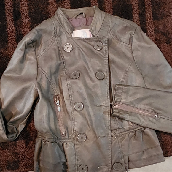 Gray Ruffled Bottom Jacket - Picture 3 of 16